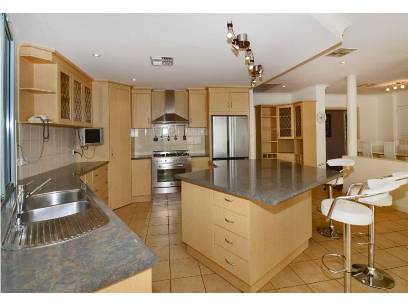 39 French Crescent, Trott Park SA 5158