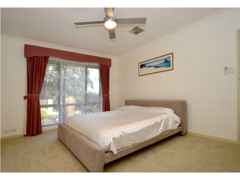39 French Crescent, Trott Park SA 5158