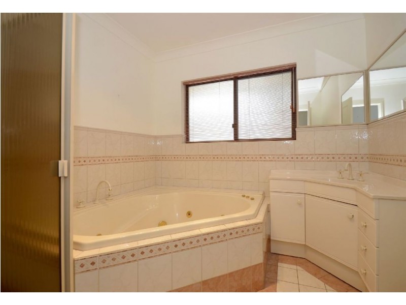 39 French Crescent, Trott Park SA 5158
