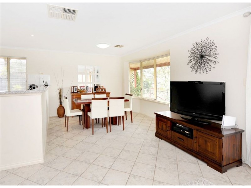 64 Dorrien Avenue, Woodcroft SA 5162