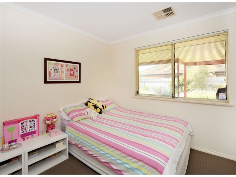 64 Dorrien Avenue, Woodcroft SA 5162