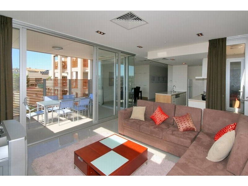 2.4/8-9 North Esplanade, Glenelg North SA 5045