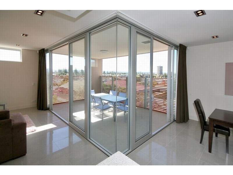 2.4/8-9 North Esplanade, Glenelg North SA 5045