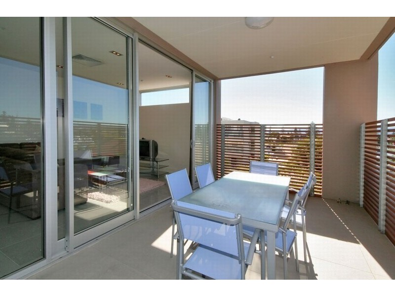 2.4/8-9 North Esplanade, Glenelg North SA 5045