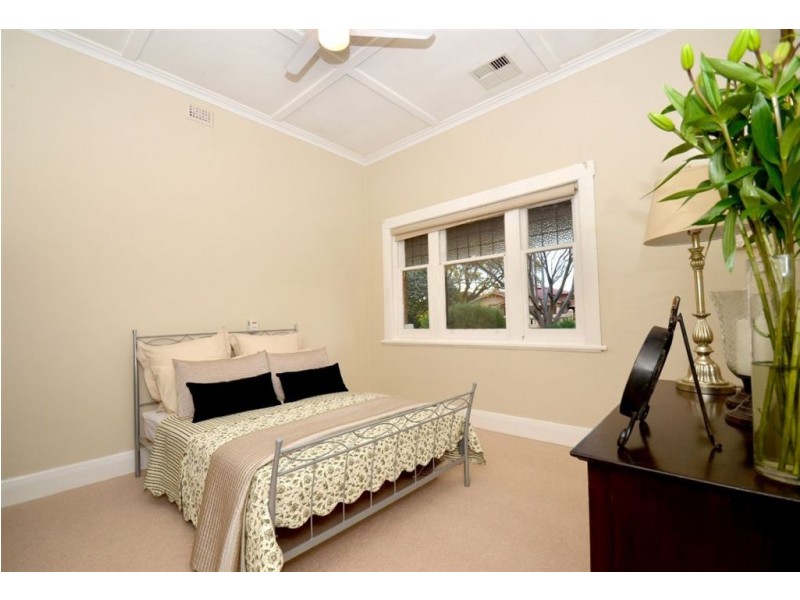 7 Dryden Road, Black Forest SA 5035