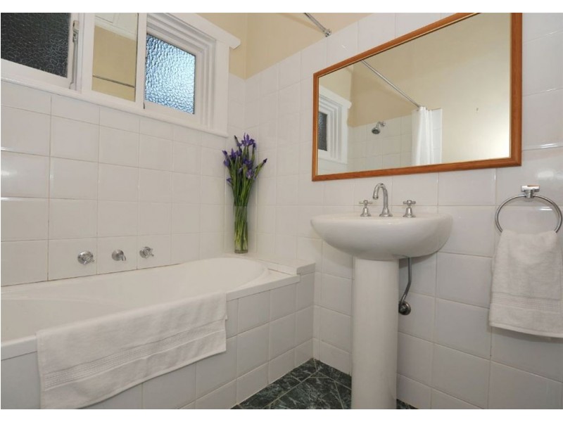 7 Dryden Road, Black Forest SA 5035