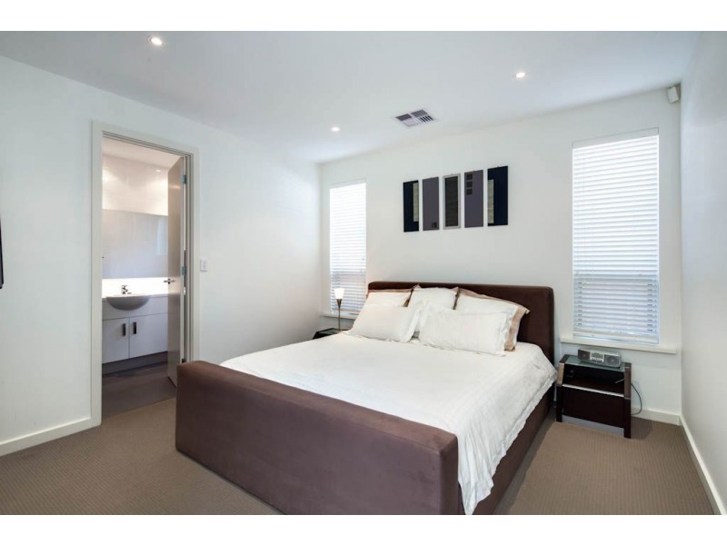 6a Leak Avenue, Glenelg North SA 5045