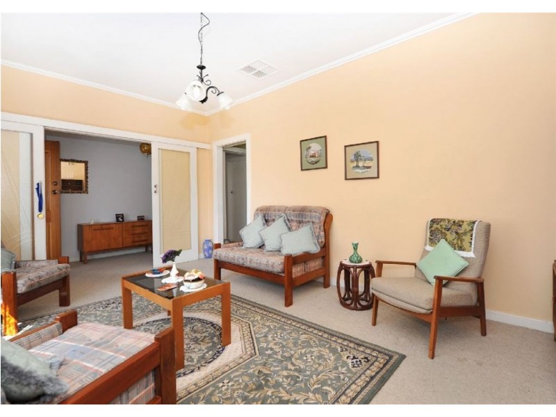 4 Stradbroke Avenue, Plympton Park SA 5038