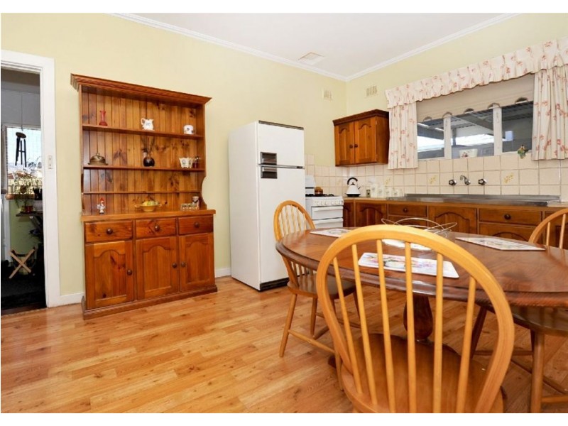 4 Stradbroke Avenue, Plympton Park SA 5038