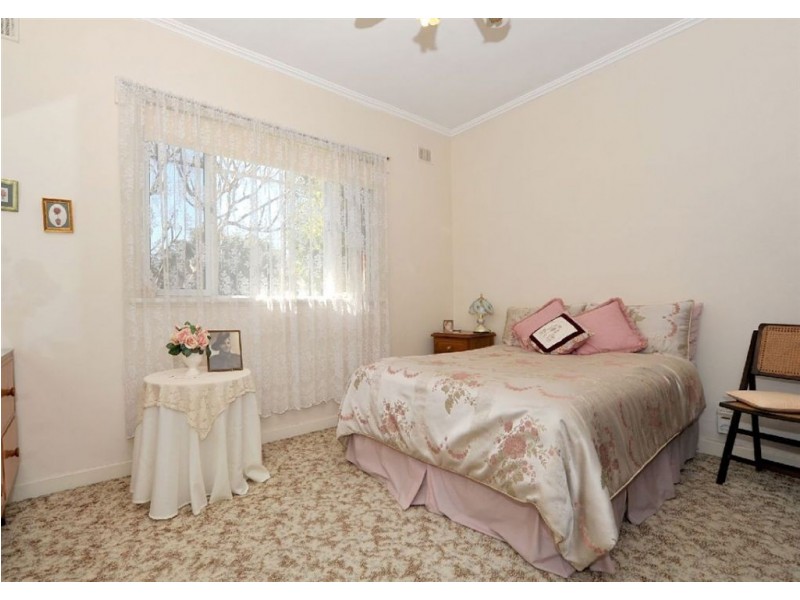 4 Stradbroke Avenue, Plympton Park SA 5038