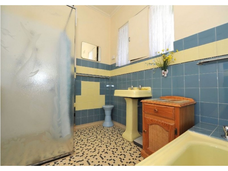 4 Stradbroke Avenue, Plympton Park SA 5038