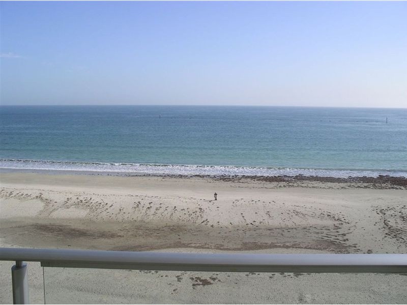 303/19 Holdfast Promenade, Glenelg SA 5045