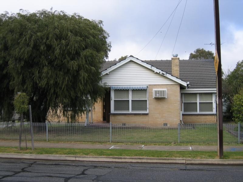 17 Condada Avenue, Park Holme SA 5043