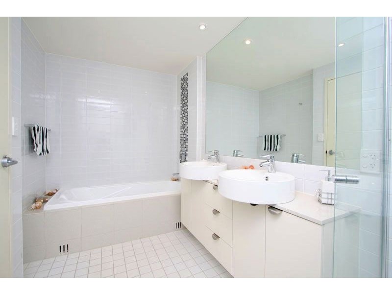 602/19 Holdfast Promenade, Glenelg SA 5045