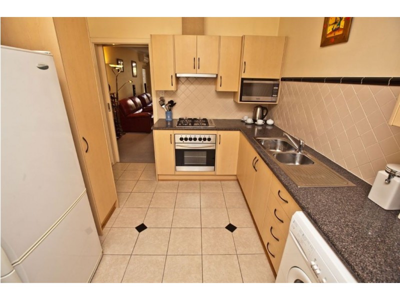 1/24 Penzance Street, Glenelg SA 5045