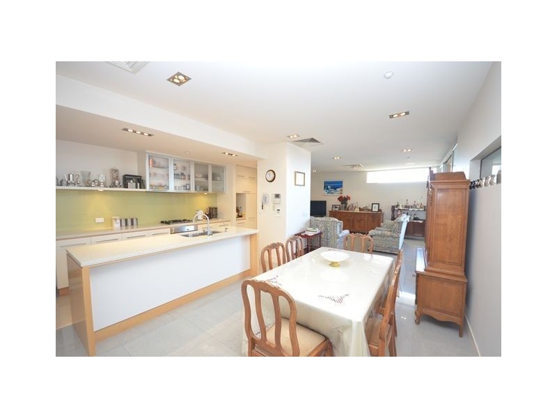 3.5/8-9 North Esplanade, Glenelg North SA 5045