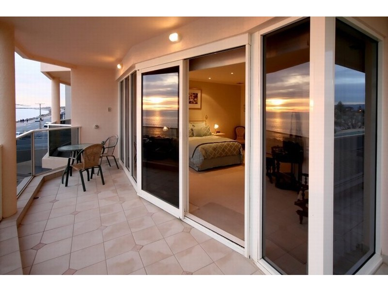 15 North Esplanade, Glenelg North SA 5045