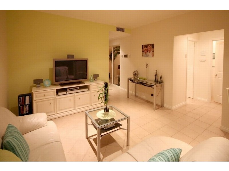 15 North Esplanade, Glenelg North SA 5045