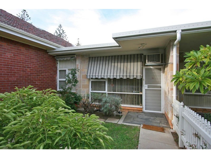 2/8 Maxwell Terrace, Glenelg East SA 5045