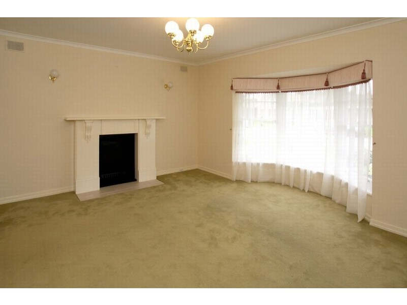 18 Windermere, Novar Gardens SA 5040