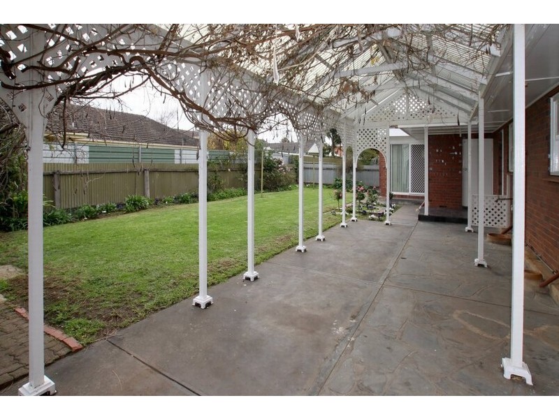 18 Windermere, Novar Gardens SA 5040