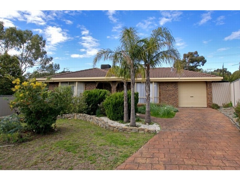 11 Deborah Road, Aberfoyle Park SA 5159