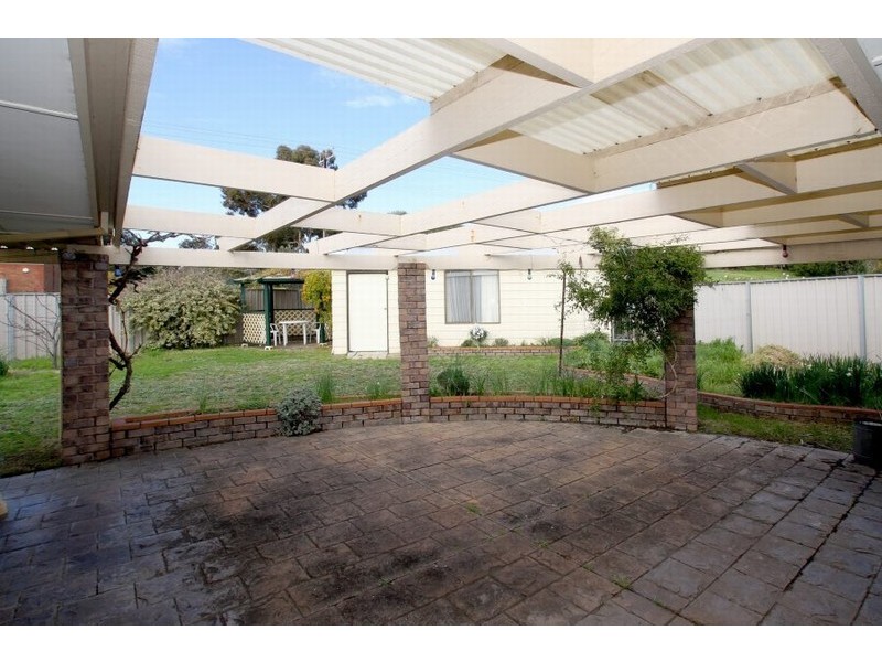 11 Deborah Road, Aberfoyle Park SA 5159