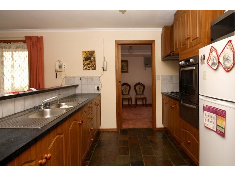 11 Deborah Road, Aberfoyle Park SA 5159