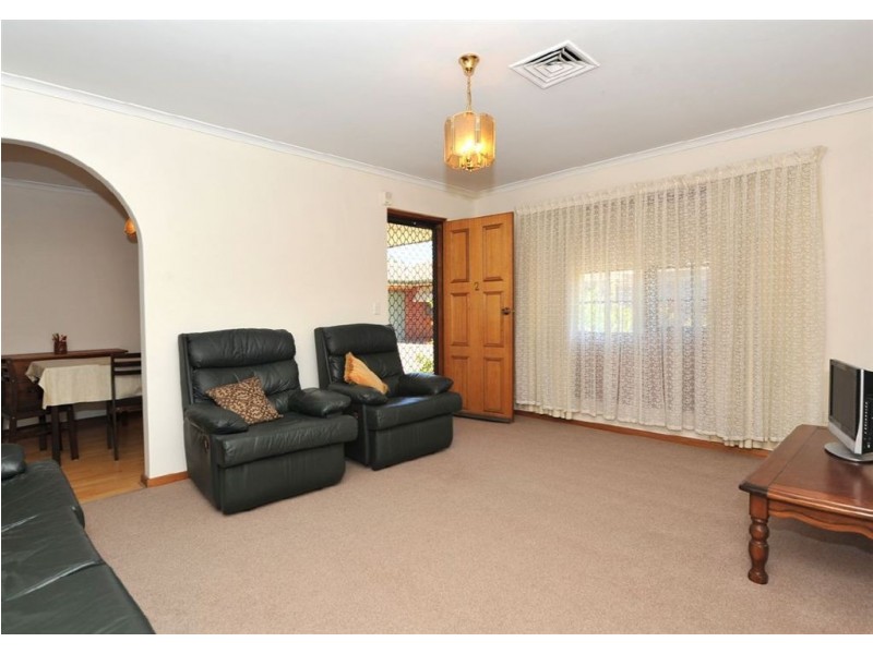 2/2 Kent Avenue, Warradale SA 5046