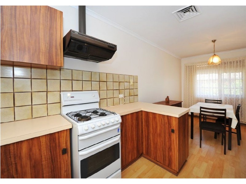 2/2 Kent Avenue, Warradale SA 5046