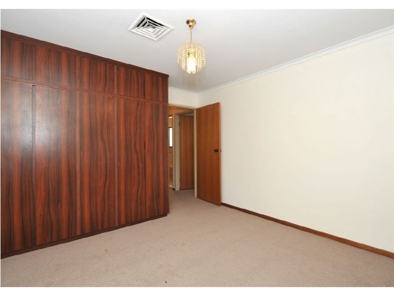 2/2 Kent Avenue, Warradale SA 5046