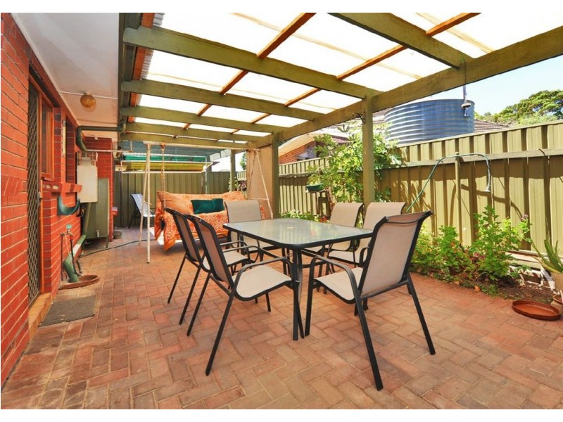 2/2 Kent Avenue, Warradale SA 5046