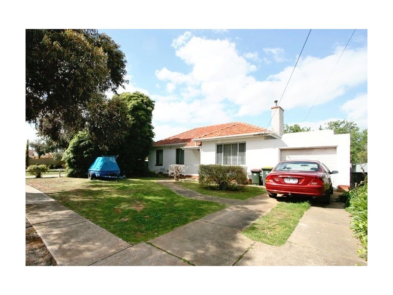 8 Inverness Avenue, Marion SA 5043