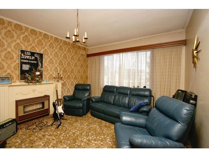 8 Inverness Avenue, Marion SA 5043