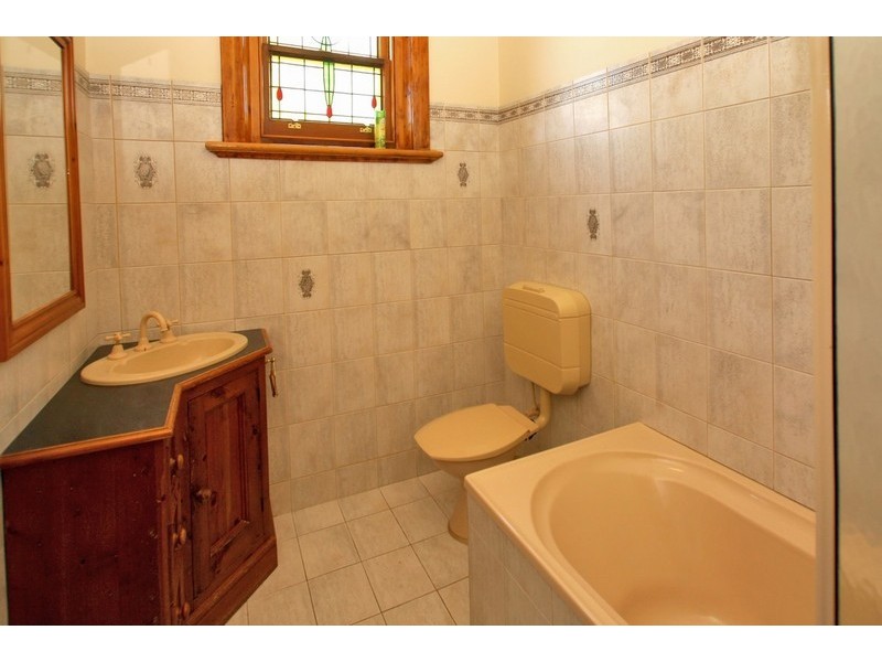 10 Sixth Ave, Cheltenham SA 5014