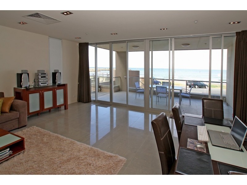 1.2/8-9 North Esplanade, Glenelg North SA 5045