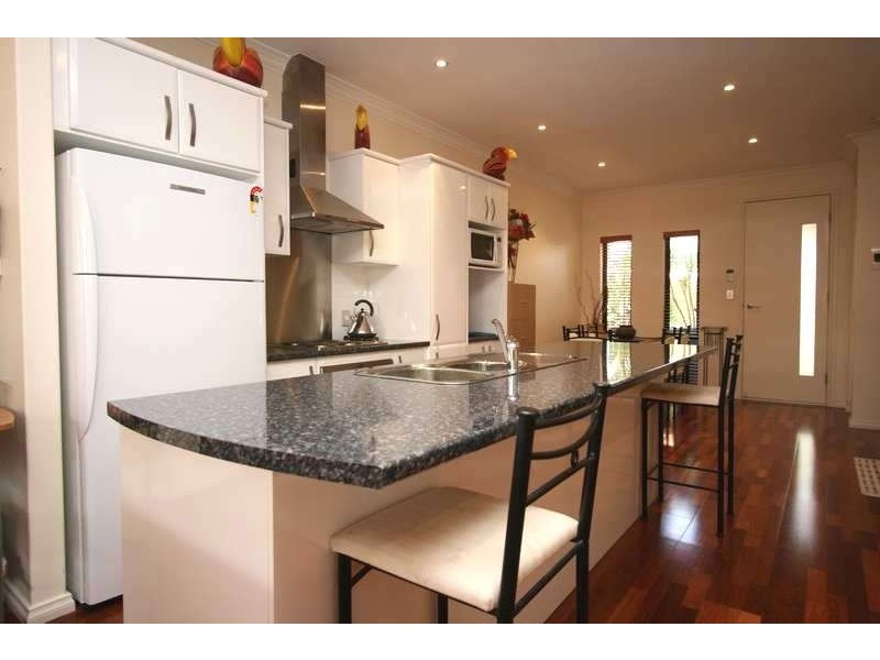 2/517 Anzac Highway, Glenelg North SA 5045