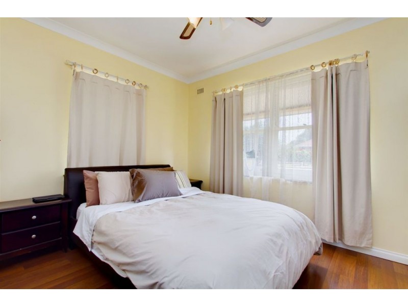 6 Rollands Street, Woodville South SA 5011