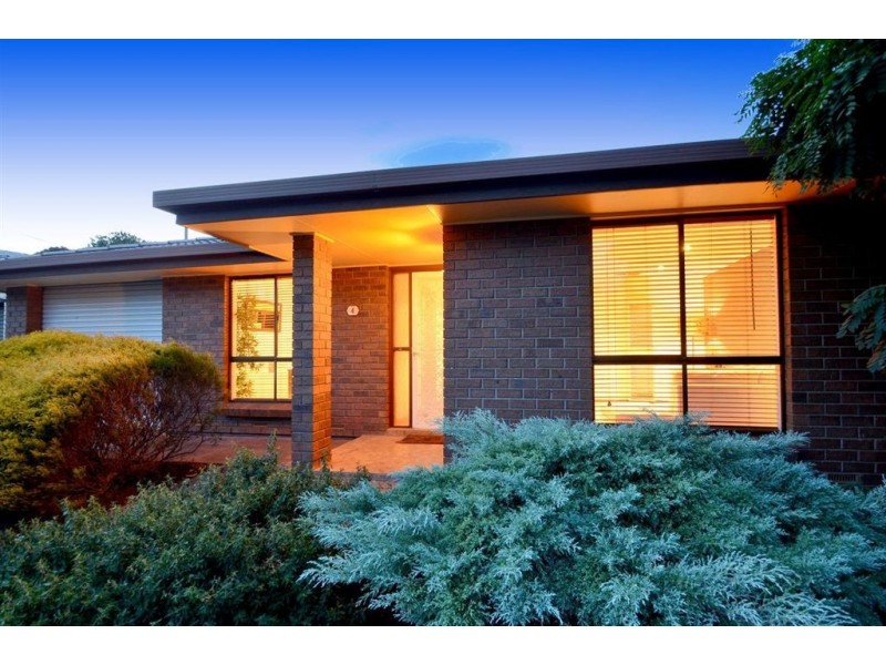 4 Sherwood Avenue, Happy Valley SA 5159