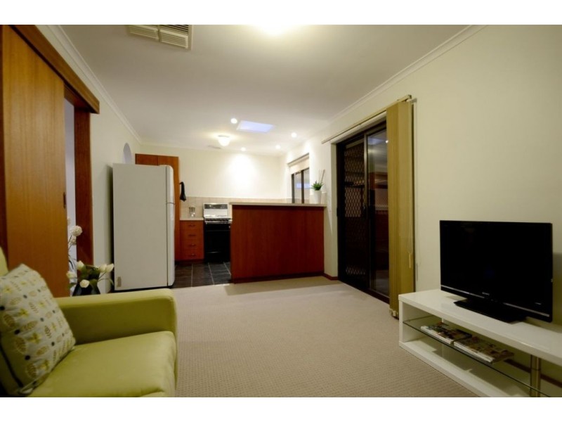 4 Sherwood Avenue, Happy Valley SA 5159