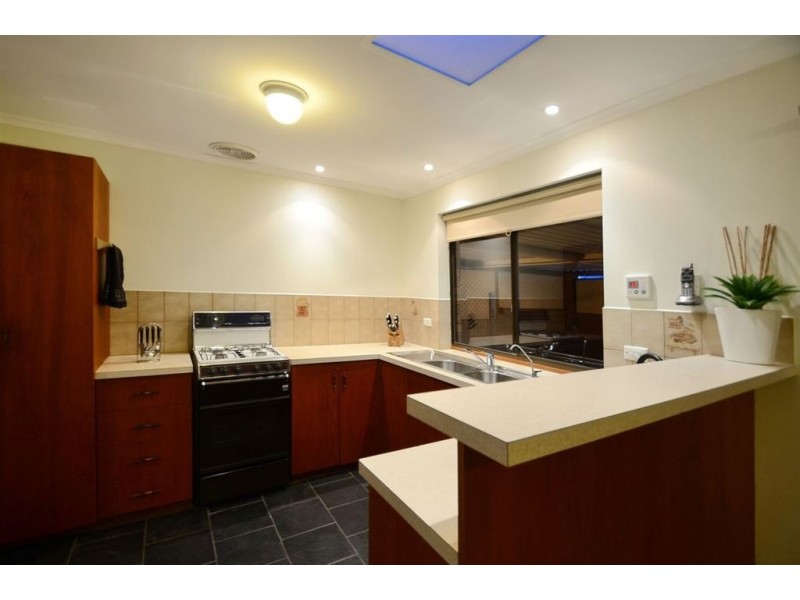 4 Sherwood Avenue, Happy Valley SA 5159