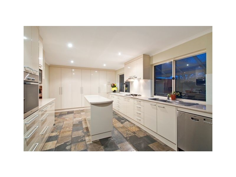 17 Takari Court, Hallett Cove SA 5158