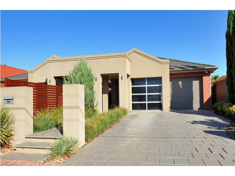 5b Carnarvon Avenue, Glenelg North SA 5045