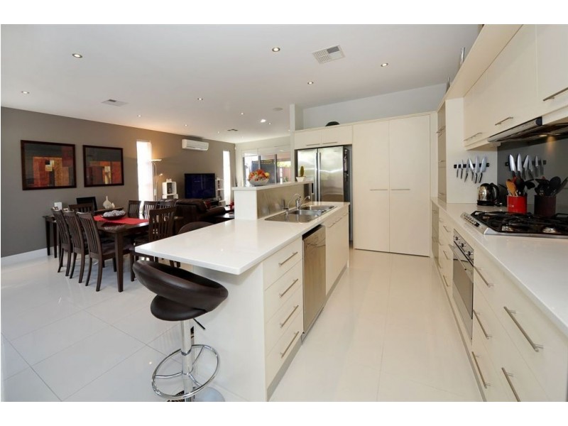 5b Carnarvon Avenue, Glenelg North SA 5045