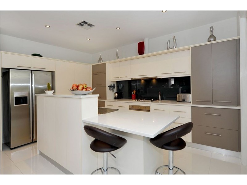 5b Carnarvon Avenue, Glenelg North SA 5045