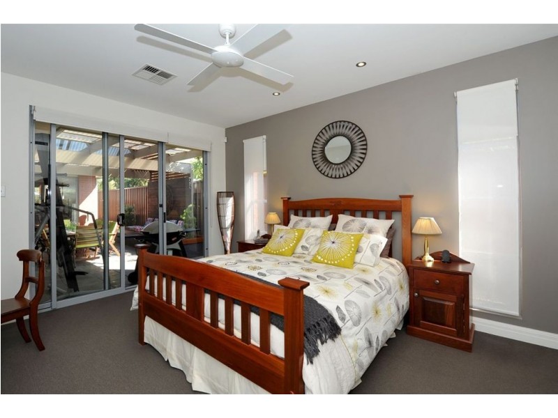 5b Carnarvon Avenue, Glenelg North SA 5045