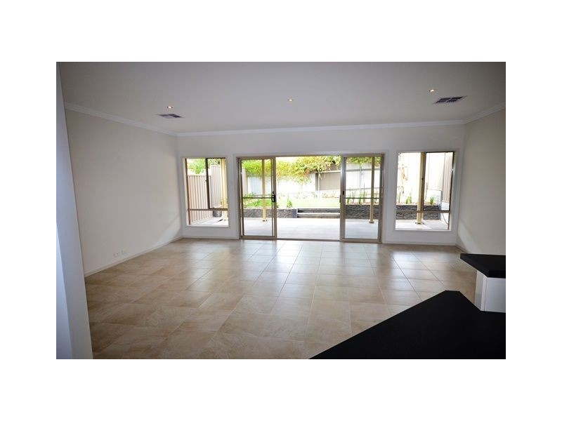 3a Kinnear Crescent, Rostrevor SA 5073