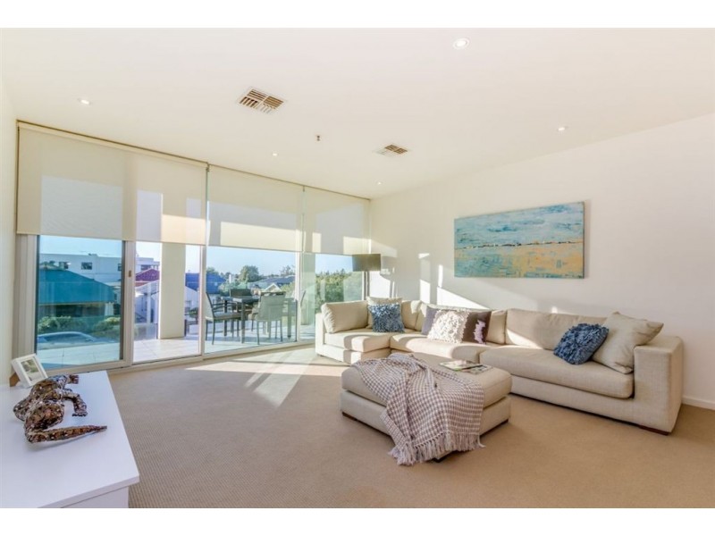 15/4 King Street, Glenelg North SA 5045