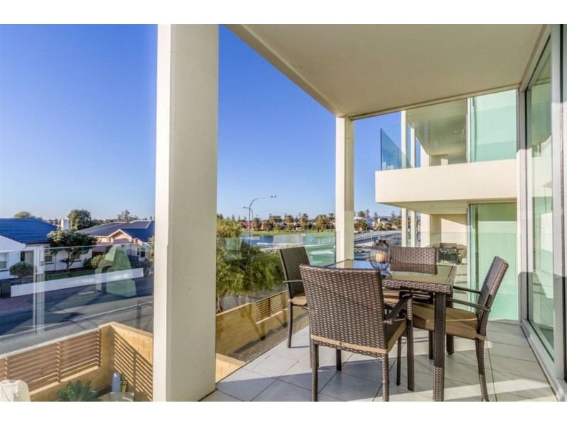 15/4 King Street, Glenelg North SA 5045