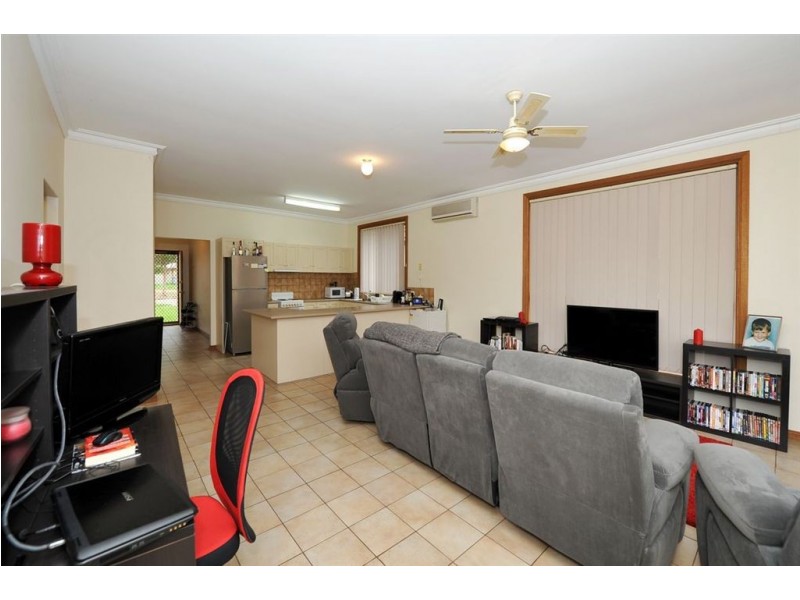 12-12A Edwards Avenue, Park Holme SA 5043